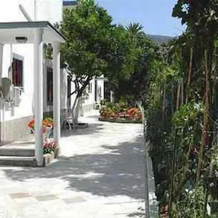 아파트 Harry's Bar & 2 *